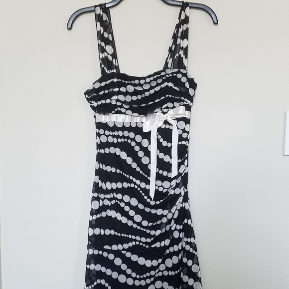 2 for $20! Black and white dress - Picture 1 of 5
